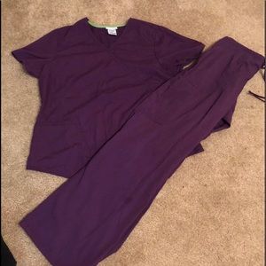 Women’s scrubs